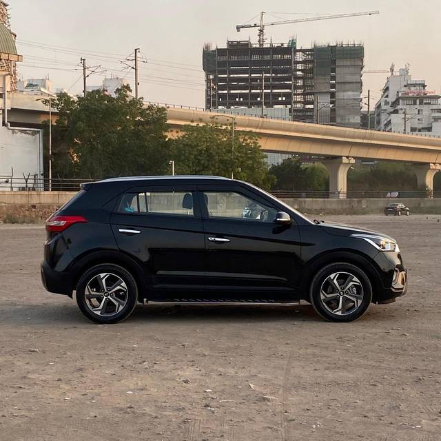 https://images10.gaadi.com/usedcar_image/4526159/original/6516307b5834bf2ee02915712b6a2213.jpg?imwidth=6401