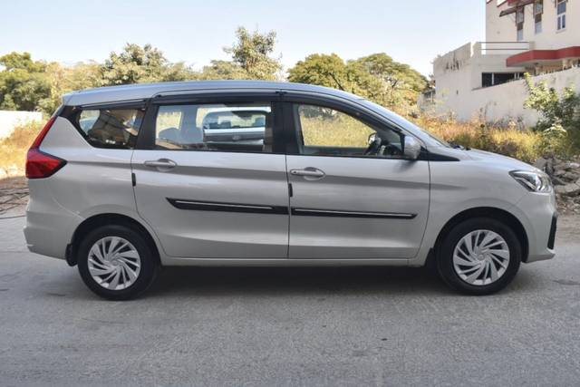 https://images10.gaadi.com/usedcar_image/4526165/original/bdb5a9db25497dbed6bc3349686a9f5a.jpg?imwidth=6401
