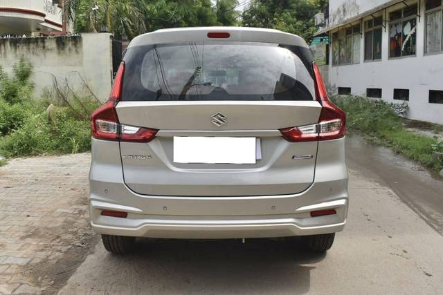 https://images10.gaadi.com/usedcar_image/4526167/original/processed_9c989bb09d40780d2aba99f633276081.jpg?imwidth=6402