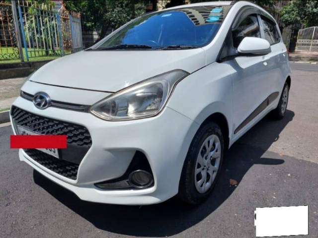https://images10.gaadi.com/usedcar_image/4526174/original/e8ef07a6e0f244aa4e8cbd8e35db35bc.png?imwidth=6400