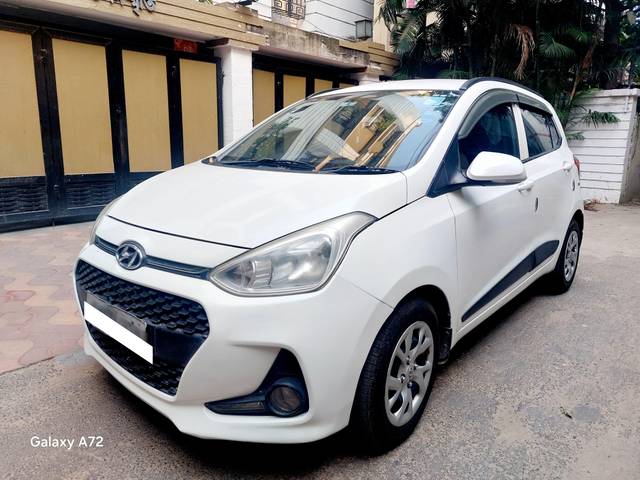 https://images10.gaadi.com/usedcar_image/4526174/original/processed_227e72d3e87aecaee59c2cabcfa45ba0.jpg?imwidth=6401
