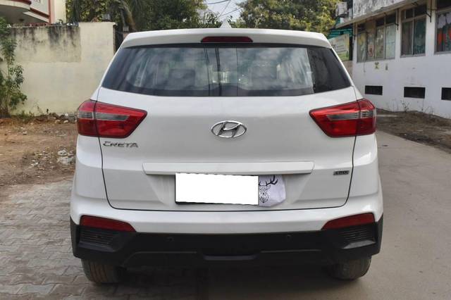https://images10.gaadi.com/usedcar_image/4526177/original/processed_29de69034cf22eb2eba77871e833ea5f.jpg?imwidth=6402