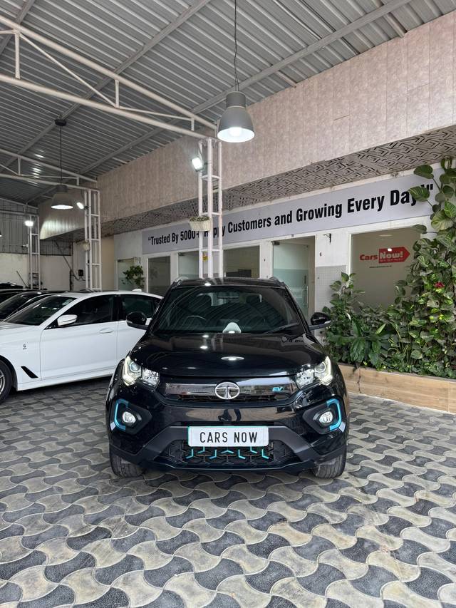 https://images10.gaadi.com/usedcar_image/4526178/original/e0e62da8560411bd21a20e685f80c1ad.jpg?imwidth=6400