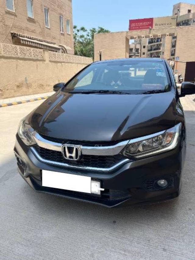 https://images10.gaadi.com/usedcar_image/4526189/original/processed_fda60f60-1abf-4a10-bbd6-51e8149f7c4e.jpeg?imwidth=6400