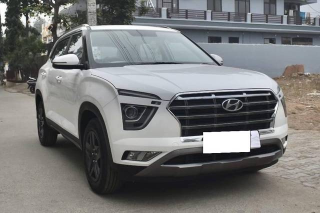 https://images10.gaadi.com/usedcar_image/4526219/original/processed_d7c15d993a3f1a5a3b23fdb86392443b.jpg?imwidth=6400