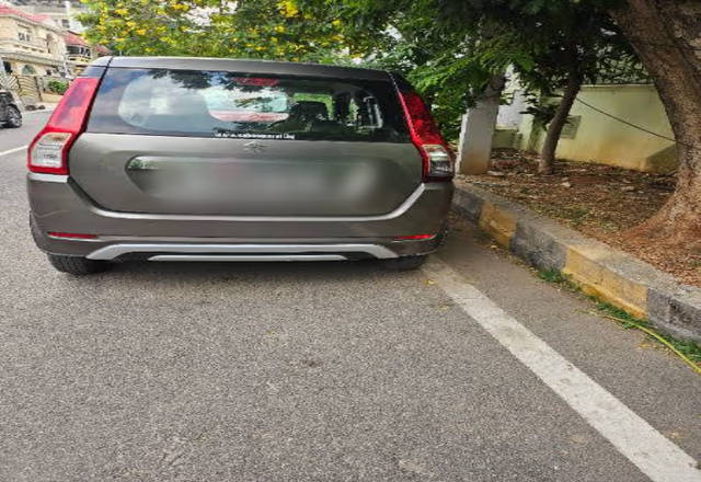 https://images10.gaadi.com/usedcar_image/4526223/original/f575a193-700a-4c6a-ab65-700b49363ce7.?imwidth=6401