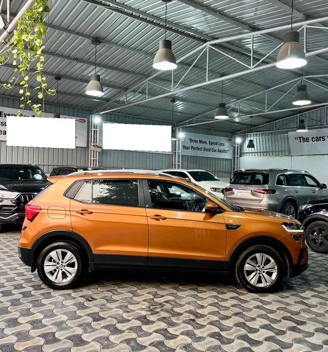 https://images10.gaadi.com/usedcar_image/4526227/original/processed_8d23868b431ec04a6cf9f0a2734db9bc.jpg?imwidth=6402