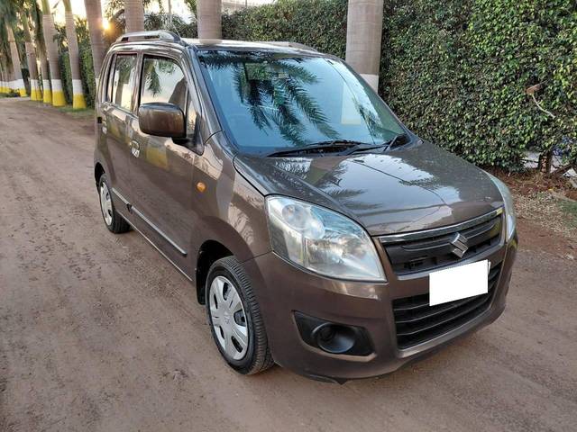 https://images10.gaadi.com/usedcar_image/4526244/original/processed_6299a6898aacdeb1234eba5ca240dfec.jpg?imwidth=6400