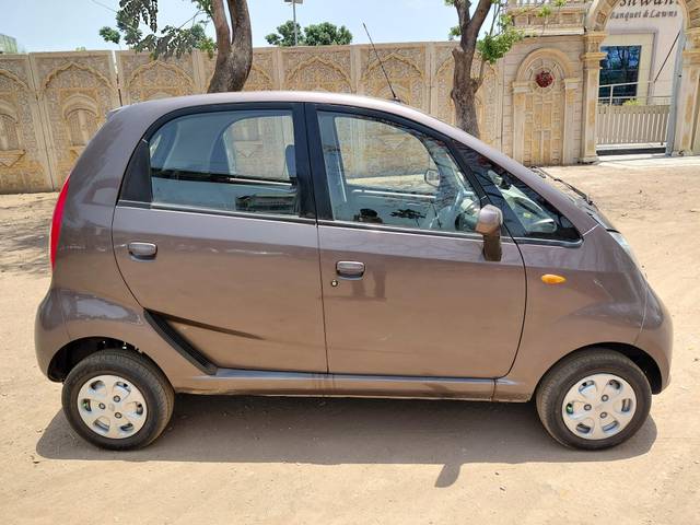 https://images10.gaadi.com/usedcar_image/4526250/original/processed_cc3b799e7d38f3efba1822f3f82ec092.jpg?imwidth=6401