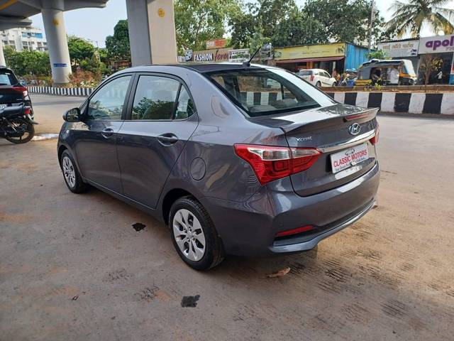 https://images10.gaadi.com/usedcar_image/4526257/original/processed_47340aae9ac014875fb9799df83b0ac5.jpeg?imwidth=6402