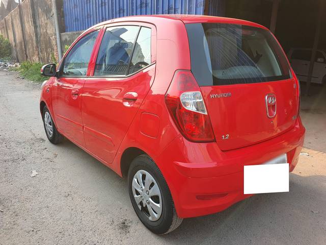 https://images10.gaadi.com/usedcar_image/4526268/original/processed_6ed7e01963181fd297cc480168322503.jpg?imwidth=6402