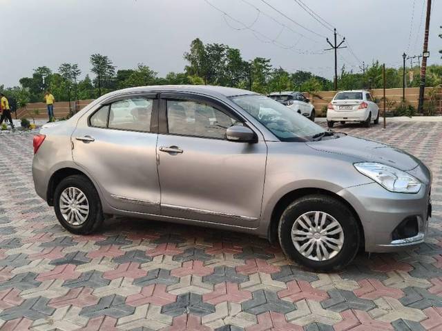 https://images10.gaadi.com/usedcar_image/4526314/original/processed_76a69cb4-f930-4848-bd25-372c1daee033.jpg?imwidth=6401