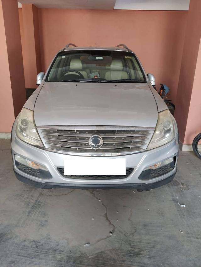 https://images10.gaadi.com/usedcar_image/4526329/original/processed_b9860e51-b8c9-412f-a12b-4475863ee329.jpg?imwidth=6401