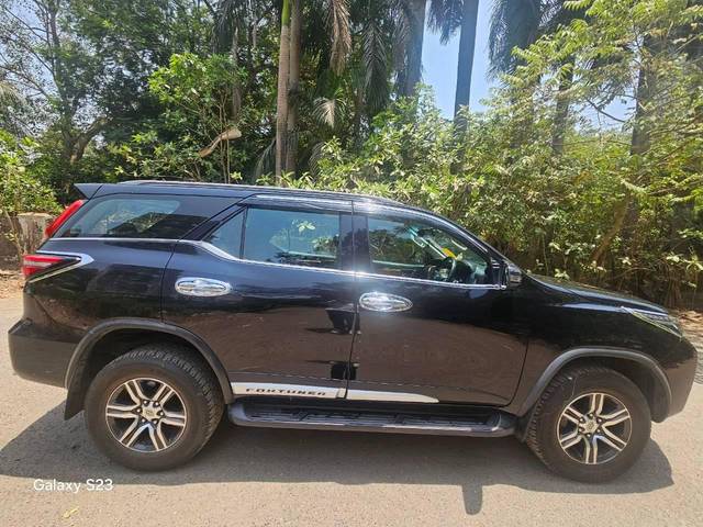 https://images10.gaadi.com/usedcar_image/4526337/original/processed_ab1506a8b13c4717a7abf72d8d00dc24.jpg?imwidth=6401