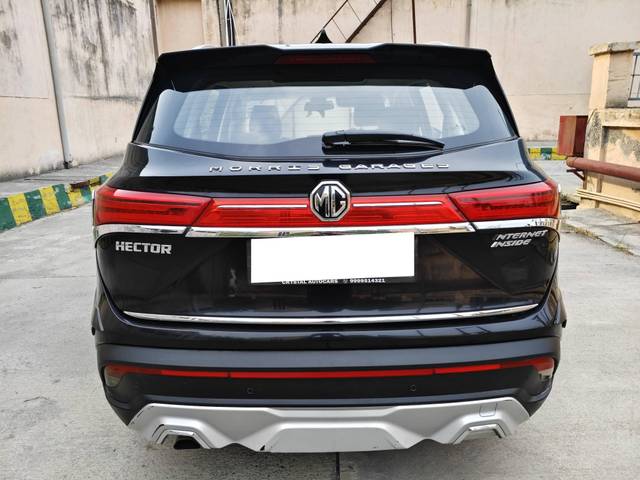 https://images10.gaadi.com/usedcar_image/4526340/original/processed_6a2e4be2afb97f948475caba9acfe28d.jpg?imwidth=6402