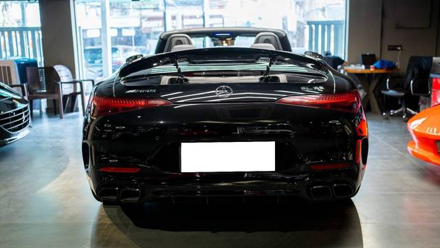 https://images10.gaadi.com/usedcar_image/4526344/original/processed_f97dec5bf1509a81aa60e536c2088f2e.jpg?imwidth=6401