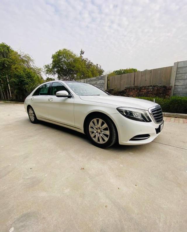 https://images10.gaadi.com/usedcar_image/4526345/original/b96eb7a63fb0ce13e92107a05f4c8061.jpg?imwidth=6400