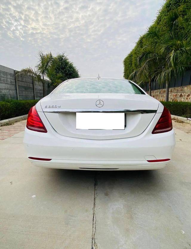 https://images10.gaadi.com/usedcar_image/4526345/original/processed_368301ead4b5473bed111fb64e33df64.jpg?imwidth=6401