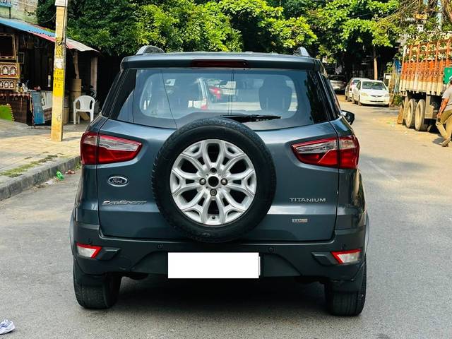 https://images10.gaadi.com/usedcar_image/4526348/original/processed_4fc6406e0a70ff8c51cef42e8f47e77e.jpg?imwidth=6401