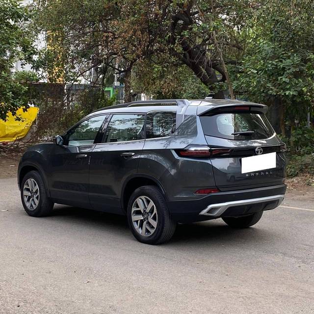 https://images10.gaadi.com/usedcar_image/4526364/original/processed_b31d598bcc6f22a9758bc03908aedcfe.jpg?imwidth=6402