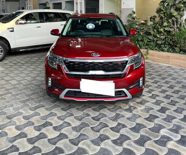 https://images10.gaadi.com/usedcar_image/4526370/original/processed_8fcfdae7aa1dc7bf826b08d99844dab8.jpg?imwidth=6400