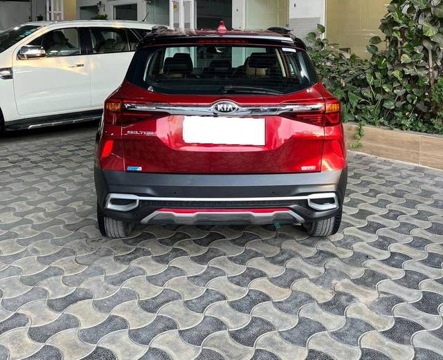 https://images10.gaadi.com/usedcar_image/4526370/original/processed_cc232ac3ca8cd4135af83b78bcd11441.jpg?imwidth=6402