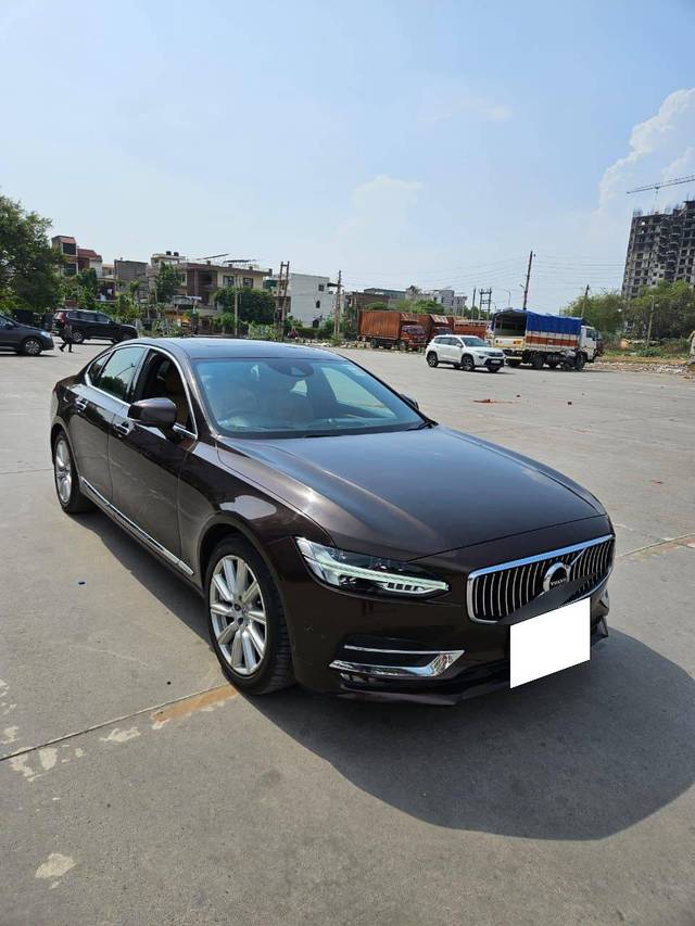 https://images10.gaadi.com/usedcar_image/4526372/original/processed_58916556ff3d9fb9eb17454a2d3a66f4.jpg?imwidth=6400