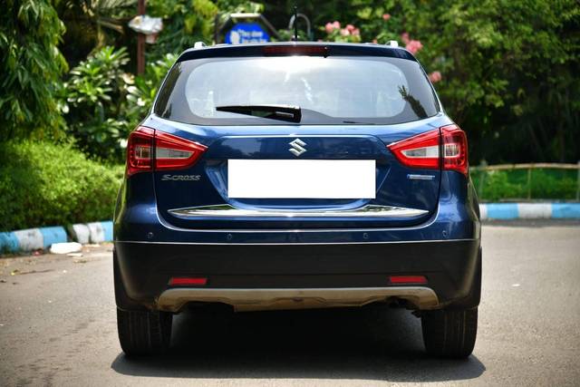https://images10.gaadi.com/usedcar_image/4526380/original/processed_0e3b95de4e764d4553e0b1fe222ef844.jpg?imwidth=6402