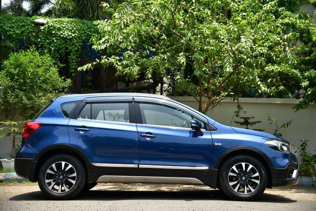 https://images10.gaadi.com/usedcar_image/4526380/original/processed_4097f99feda48bedcf933cd331e72e1c.jpg?imwidth=6401