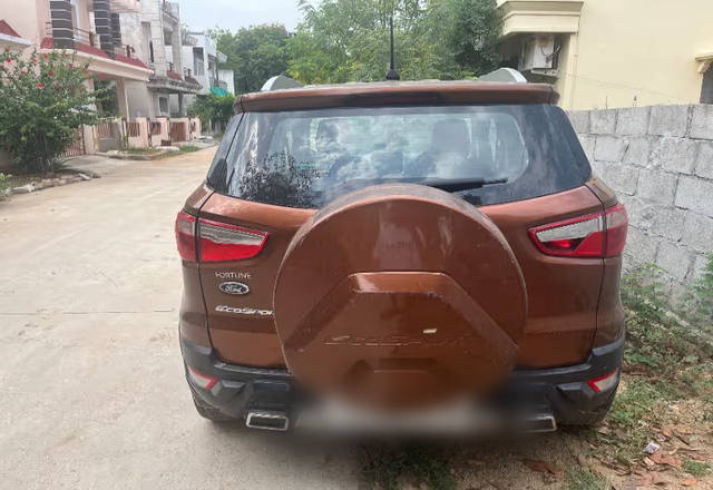 https://images10.gaadi.com/usedcar_image/4526381/original/3c48db37-2097-4d97-bd92-bf2a10031b79.?imwidth=6402