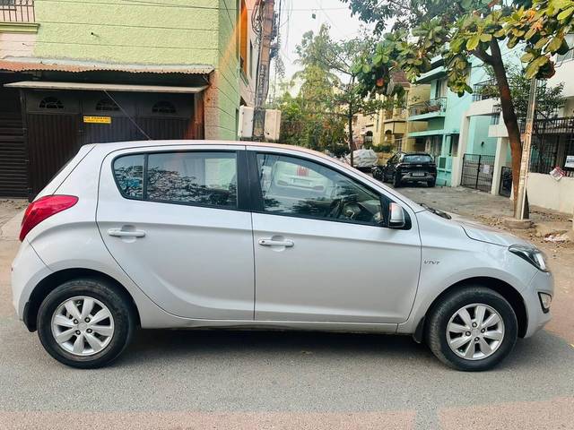 https://images10.gaadi.com/usedcar_image/4526383/original/processed_3fab46c2c0d7645ba7e76ba772f13b29.jpg?imwidth=6401