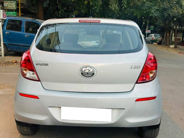https://images10.gaadi.com/usedcar_image/4526383/original/processed_abcdb71e2db3ffe3622d0e8642121185.jpg?imwidth=6402