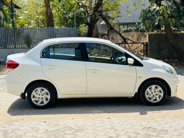 https://images10.gaadi.com/usedcar_image/4526384/original/b70909f912adbe4d1b5ea18570d86fed.jpg?imwidth=6401