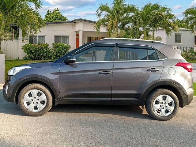 https://images10.gaadi.com/usedcar_image/4526385/original/processed_a115675a49c104b22be84f6205f1f16b.png?imwidth=6402