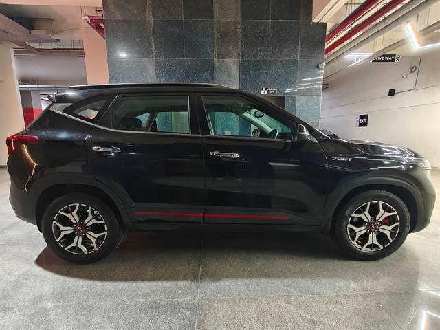 https://images10.gaadi.com/usedcar_image/4526388/original/processed_567b667be970c09cc6e2d69414869c18.jpg?imwidth=6401
