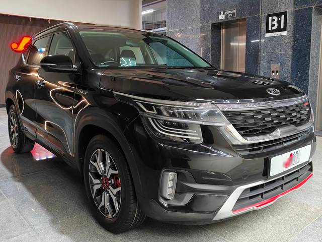 https://images10.gaadi.com/usedcar_image/4526388/original/processed_8ad4a3439e9234438a6a4f8d5e72ad4d.jpg?imwidth=6400