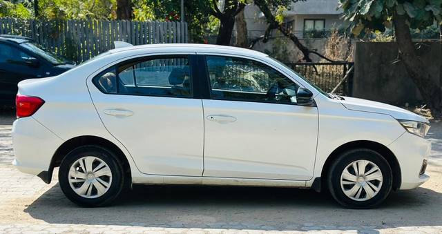 https://images10.gaadi.com/usedcar_image/4526391/original/46081d316413754ac296710f86f2b4ca.jpg?imwidth=6401