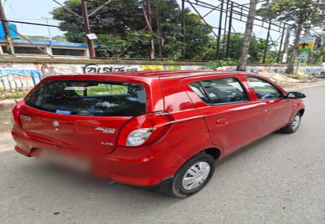 https://images10.gaadi.com/usedcar_image/4526399/original/c3f33c8d-1349-40f1-a727-f0efc11cd5c2.?imwidth=6402