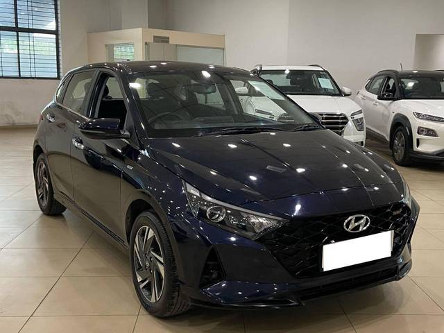 https://images10.gaadi.com/usedcar_image/4526401/original/processed_6412490410f483997b7485b4298d7b71.jpg?imwidth=6400