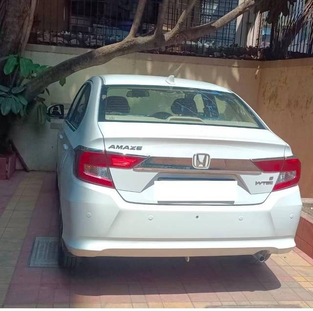 https://images10.gaadi.com/usedcar_image/4526404/original/processed_1d48caf827ecee7cbd3a1c7a876a22ff.jpeg?imwidth=6401