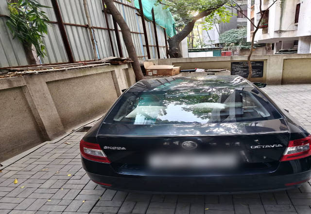 https://images10.gaadi.com/usedcar_image/4526436/original/3933d4f5-ba19-4287-9ffa-c687290bcf09.?imwidth=6401