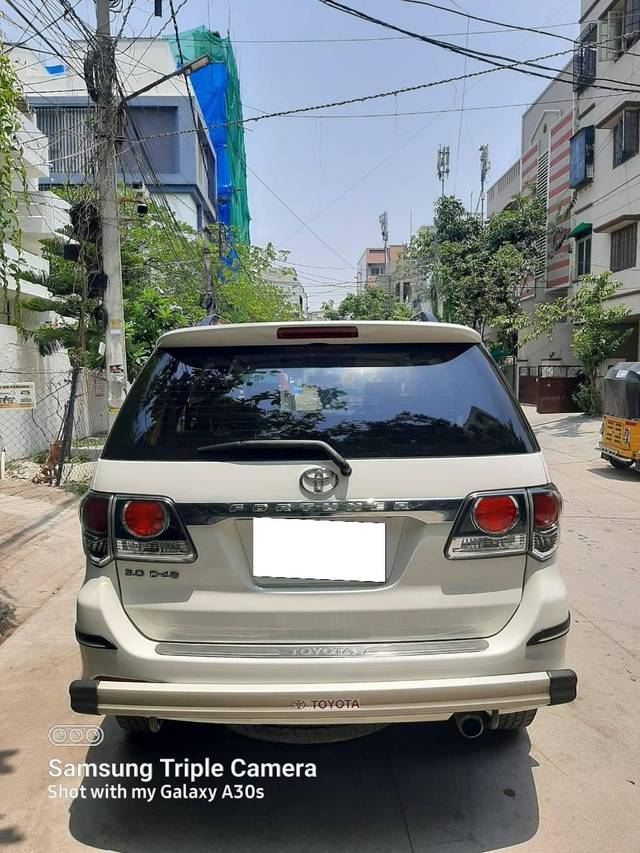 https://images10.gaadi.com/usedcar_image/4526454/original/processed_0b7c1a74a031212ef2051d23f6a5a030.jpg?imwidth=6402