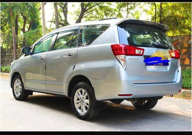 https://images10.gaadi.com/usedcar_image/4526458/original/processed_b7986f931ad384463612e7d079a01a25.jpg?imwidth=6401