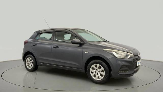 https://images10.gaadi.com/usedcar_image/4526461/original/a740f873cdb885585a9c79c2b3483eec.jpg?imwidth=6400