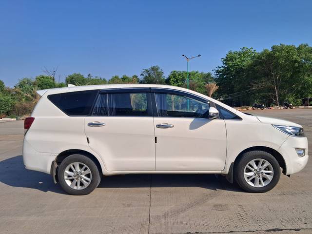 https://images10.gaadi.com/usedcar_image/4526466/original/c3fdf5e597bd49a3c379361ef1c8a638.jpg?imwidth=6401