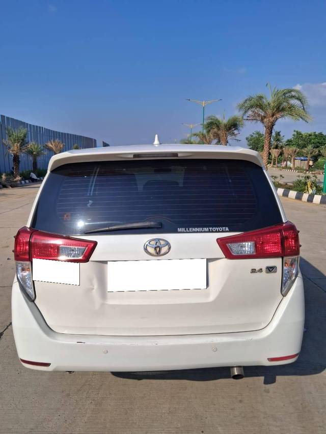 https://images10.gaadi.com/usedcar_image/4526466/original/processed_d3f78a4e0e3b653193623e82aeb523e3.jpg?imwidth=6402