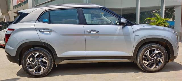 https://images10.gaadi.com/usedcar_image/4526469/original/959716c7ed856415dc1eea04f210622a.jpeg?imwidth=6401