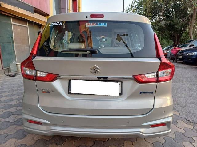 https://images10.gaadi.com/usedcar_image/4526476/original/processed_b65f28eb4512a276a19dc9702e033f93.jpg?imwidth=6402