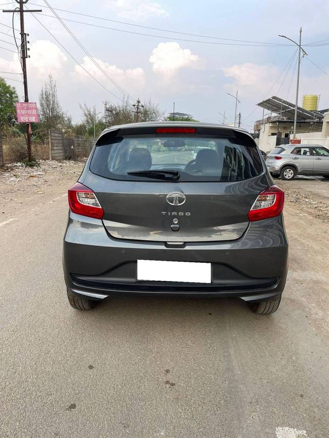 https://images10.gaadi.com/usedcar_image/4526486/original/processed_087b57c90b7dfa1da210a2a86aa51913.jpg?imwidth=6402