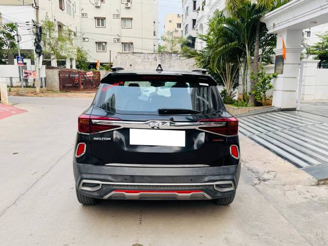 https://images10.gaadi.com/usedcar_image/4526487/original/processed_f4bd62ff4cd712844991990d13426cf1.jpg?imwidth=6402